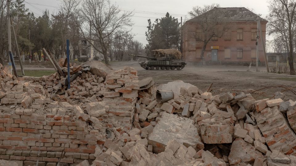 Russian forces claim new advance deeper into Ukraine, amid dispute over dead soldiers