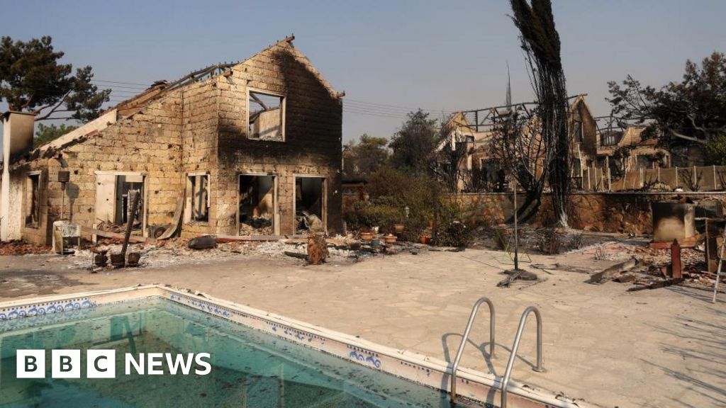Two die in burned car as 44C heat expected
