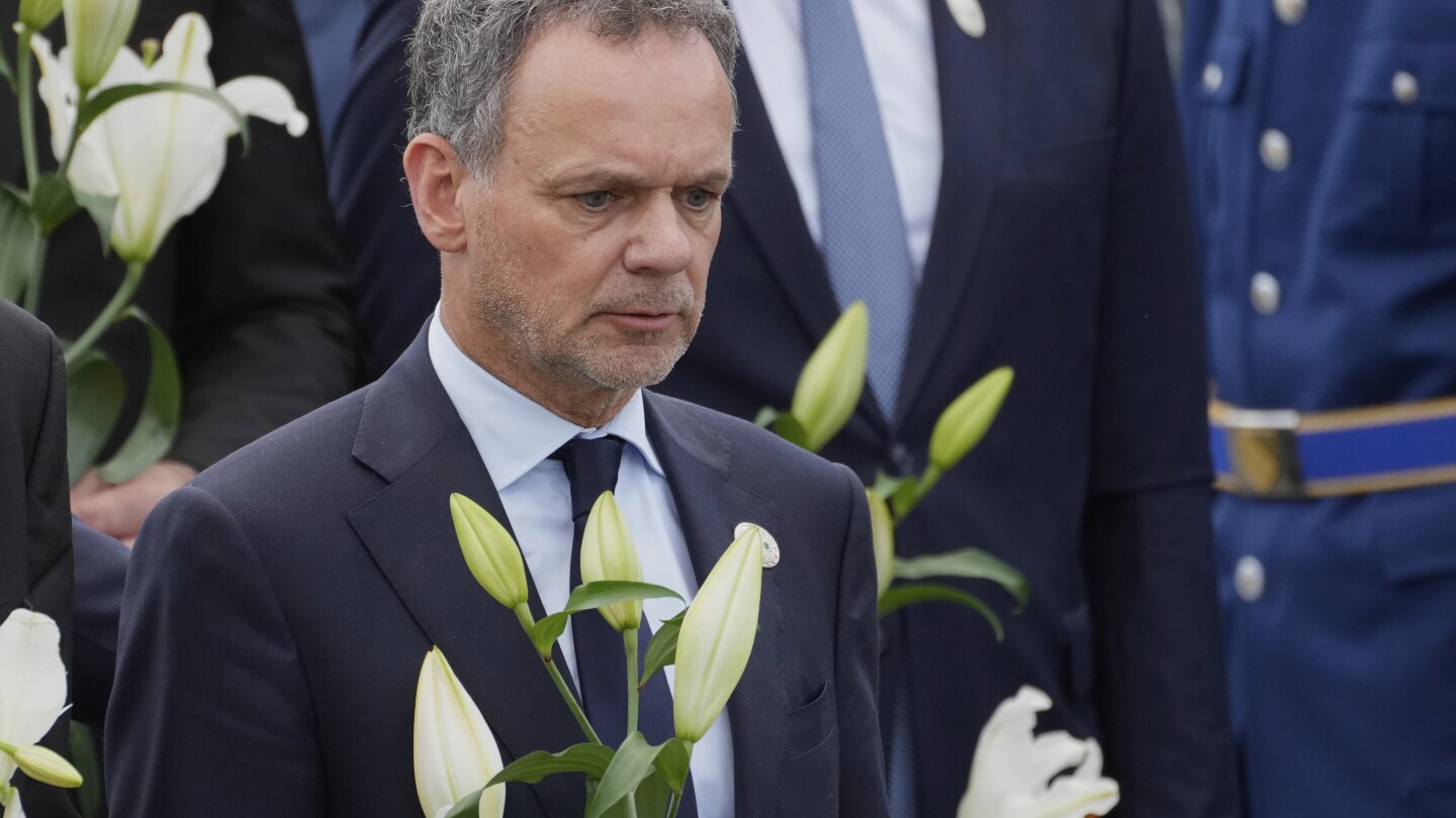 Dutch foreign minister resigns over failed Israel sanctions